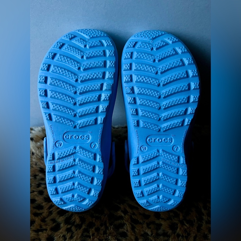 Women’s Blue Mary Jane Crocs – Size 7 - Picture 9 of 10